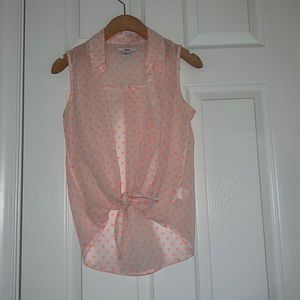 Beautiful bar III button down top with tie in front.